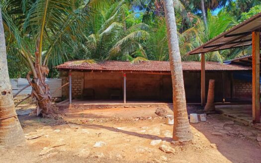 இருபாலை பகுதியில் பண்ணை வீடு விற்பனைக்கு